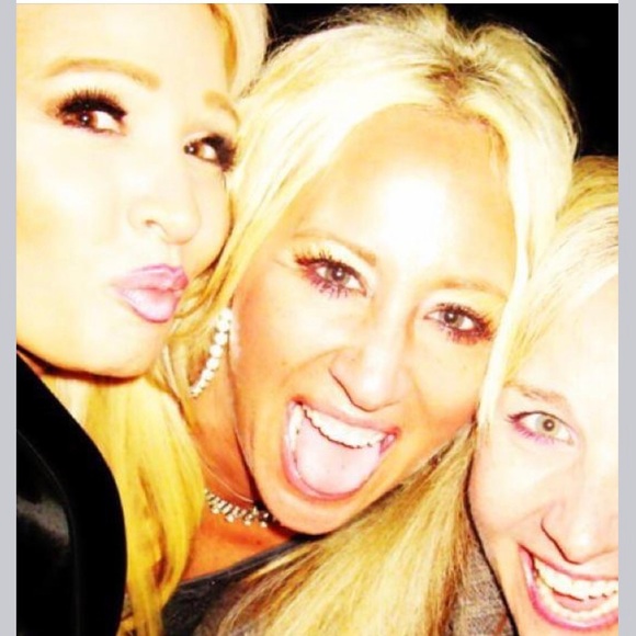 Meet your Posher, Angela - Picture 1 of 16